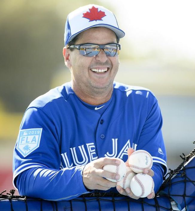 Blue Jays hire Rays bench coach Charlie Montoyo as manager